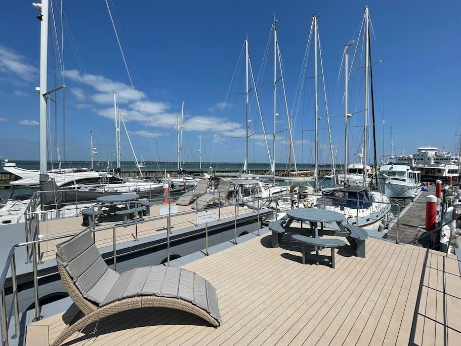 Yarmouth Waterlodge Floating Apartments 2 Esterno foto