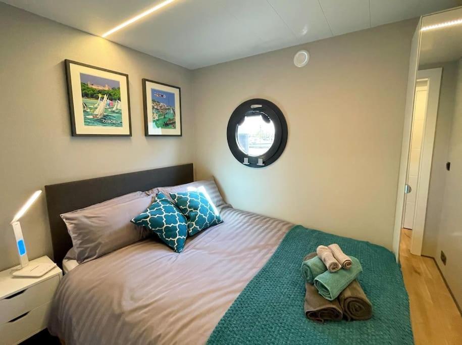 Yarmouth Waterlodge Floating Apartments 2 Esterno foto